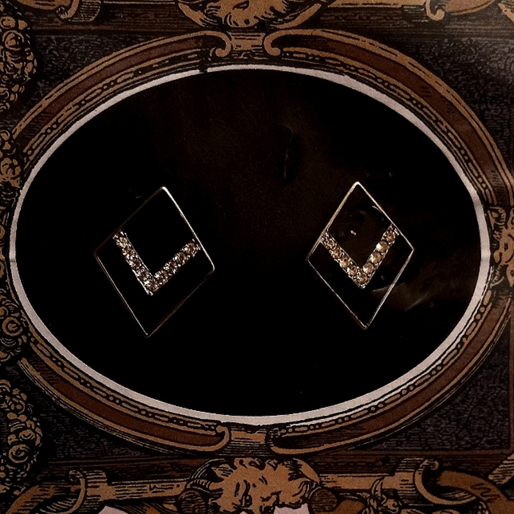 Vintage Black diamond shaped earrings with stones